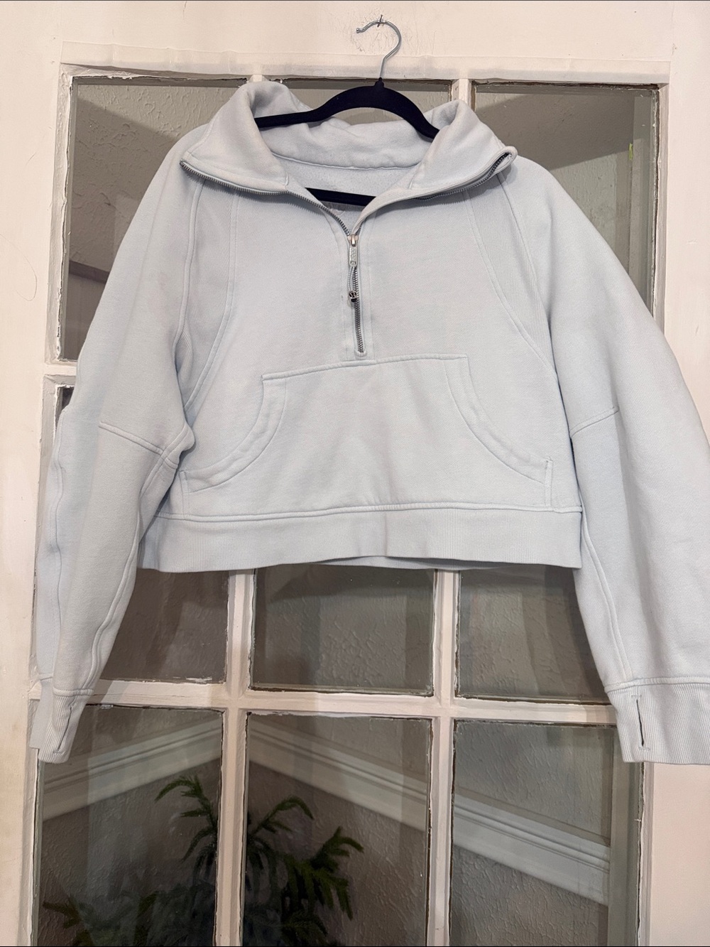 Lululemon Powder Blue Cropped Scuba M/L